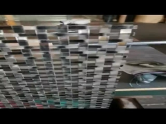 ফ্ল্যাট স্কয়ার বোনা ডেকোরেটিভ মেটাল জাল স্টেইনলেস স্টীল বা অ্যালুমিনিয়াম